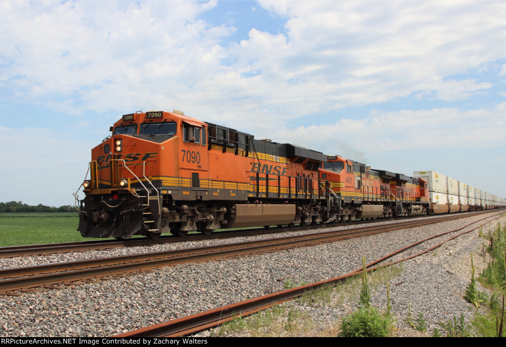 BNSF 7090 4421